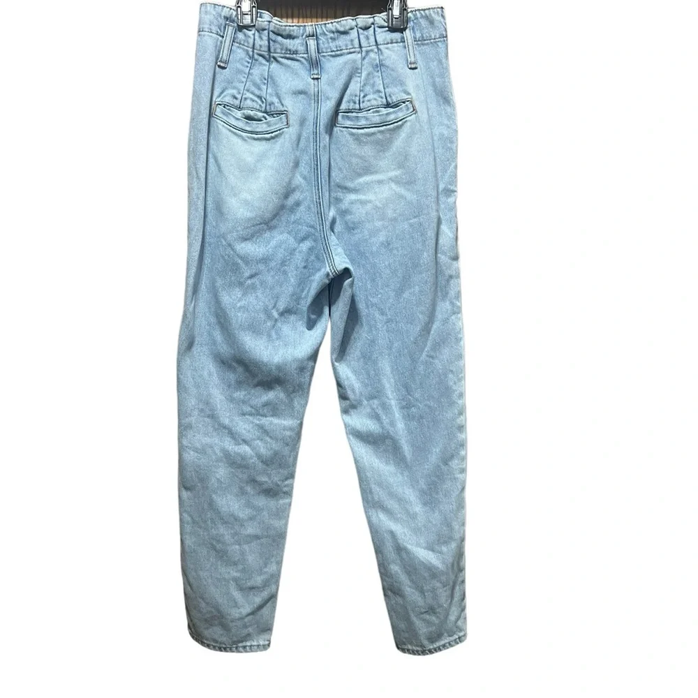 American Eagle Highest Waist Mom Jean in blue Heaven Size 4
